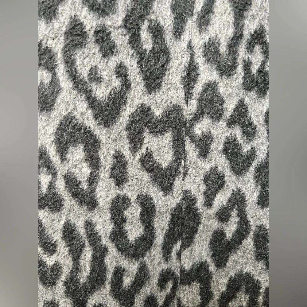 ZARA Gray Leopard Print Men's Coat - Picture 3 of 5